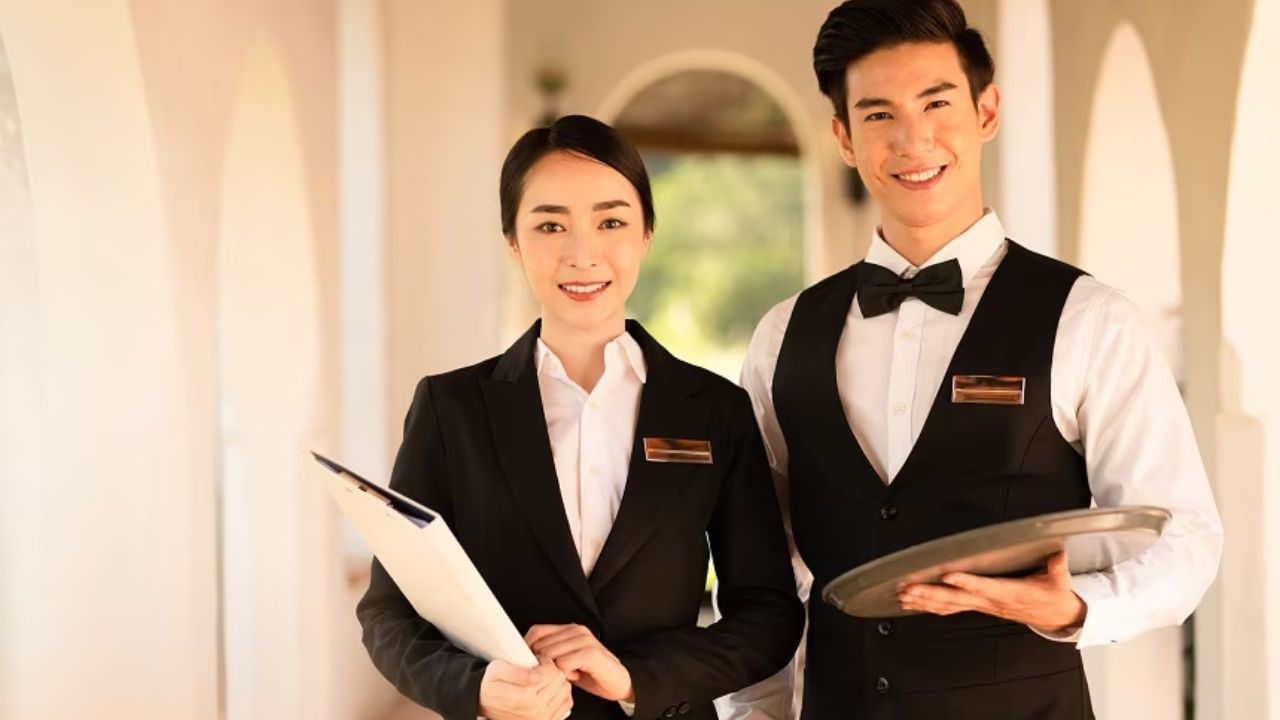 日本のホスピタリティ:ホテルスタッフの職種と接客時の言葉づかい