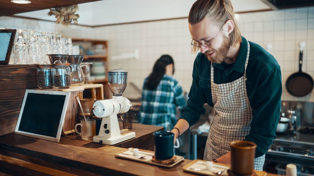 日本のホスピタリティ:ホテルスタッフの職種と接客時の言葉づかい