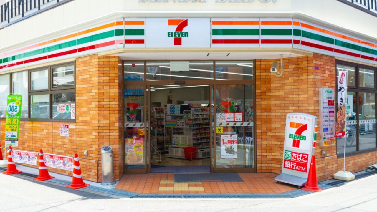 セブンイレブンで働く:店員の業務内容と公式な条件についての解説