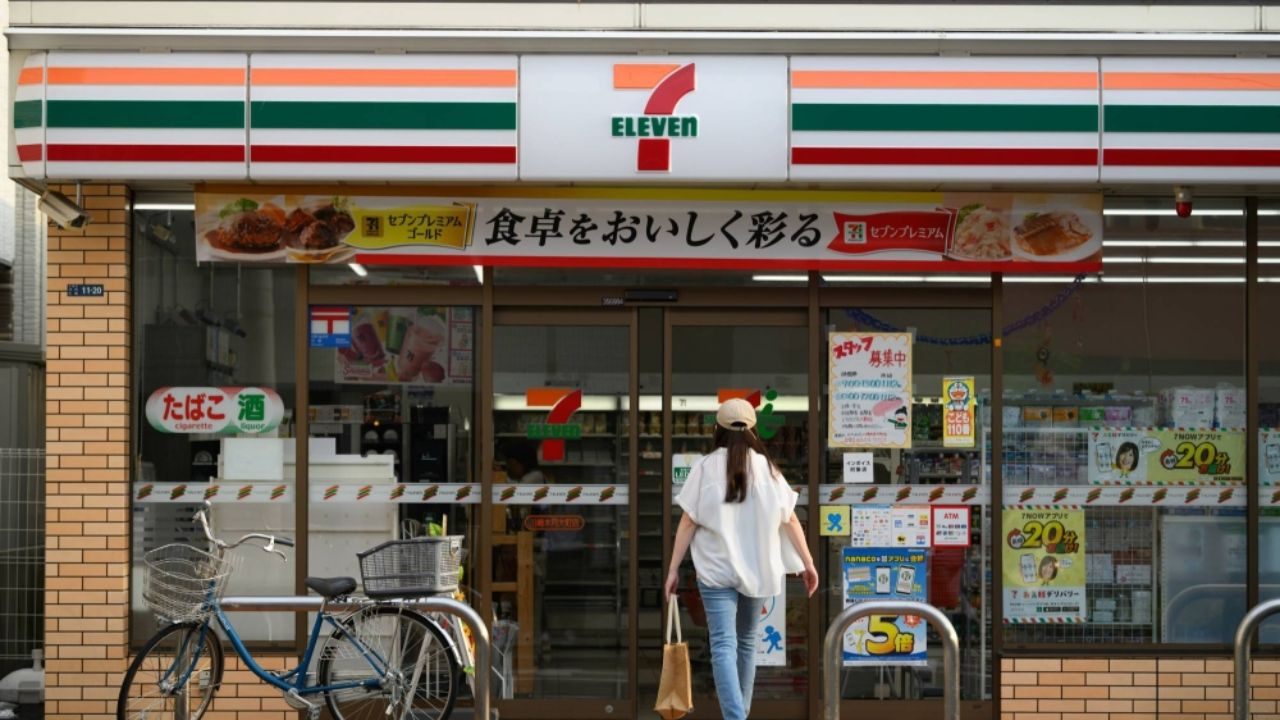 セブンイレブンで働く:店員の業務内容と公式な条件についての解説