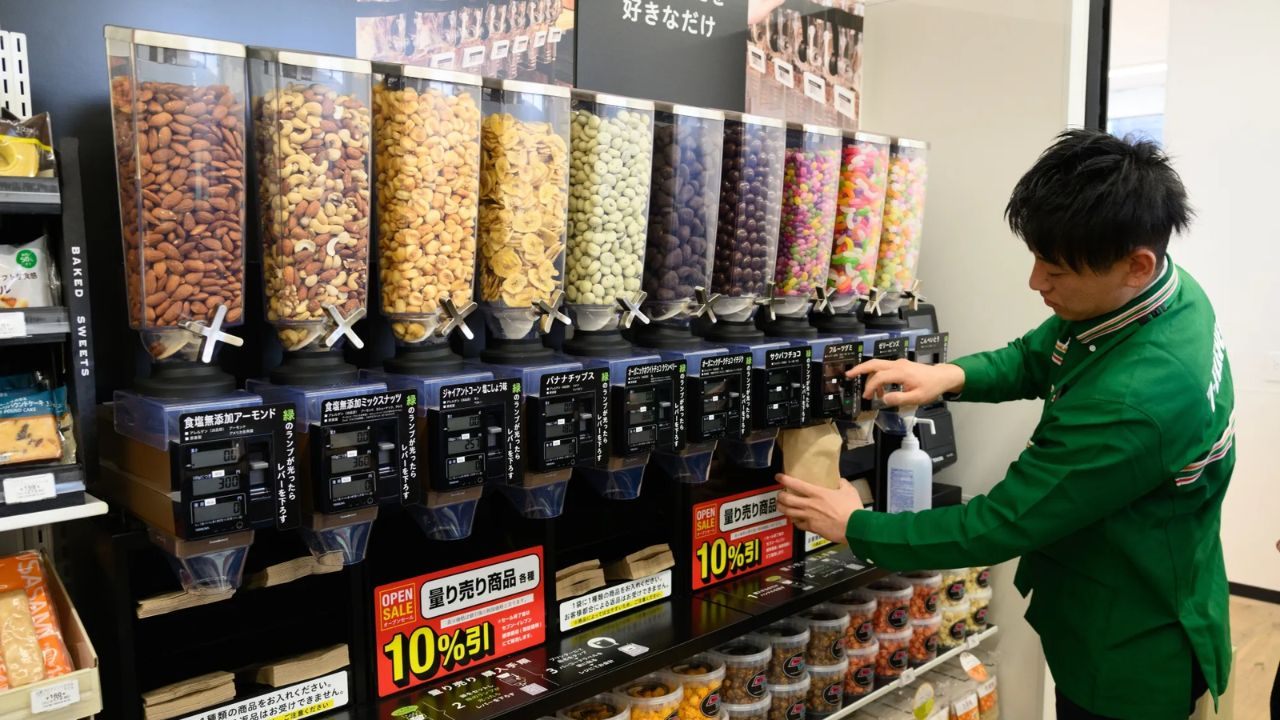 セブンイレブンで働く:店員の業務内容と公式な条件についての解説